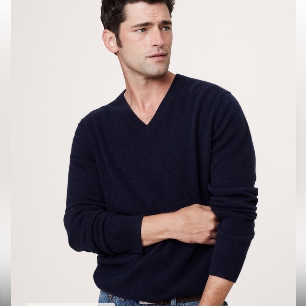 Banana Republic Silk Blend V-Neck Black Sweater